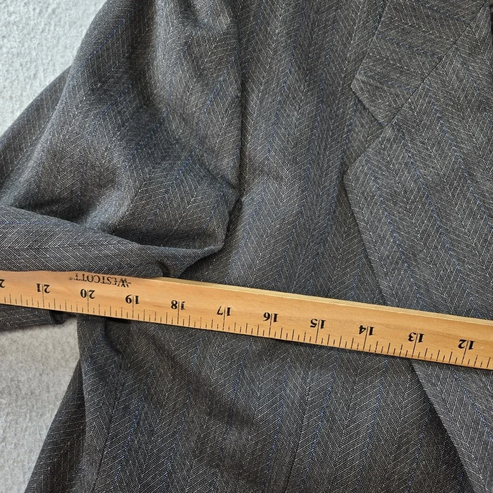 Classic Men's Gray Two-Piece Suit Jacket & Trousers